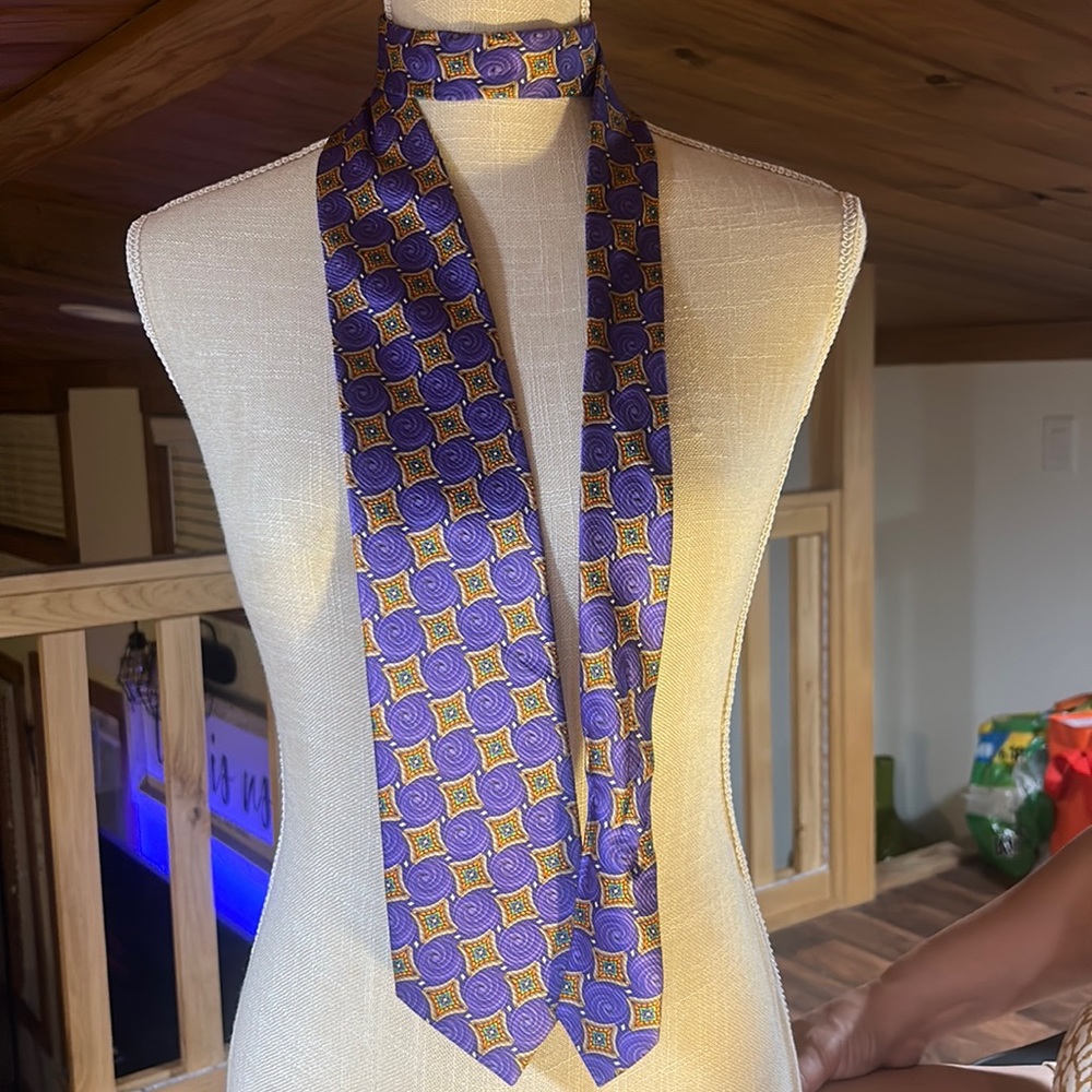 JOS.A.BANK Signature Gold Purple Silk Tie
